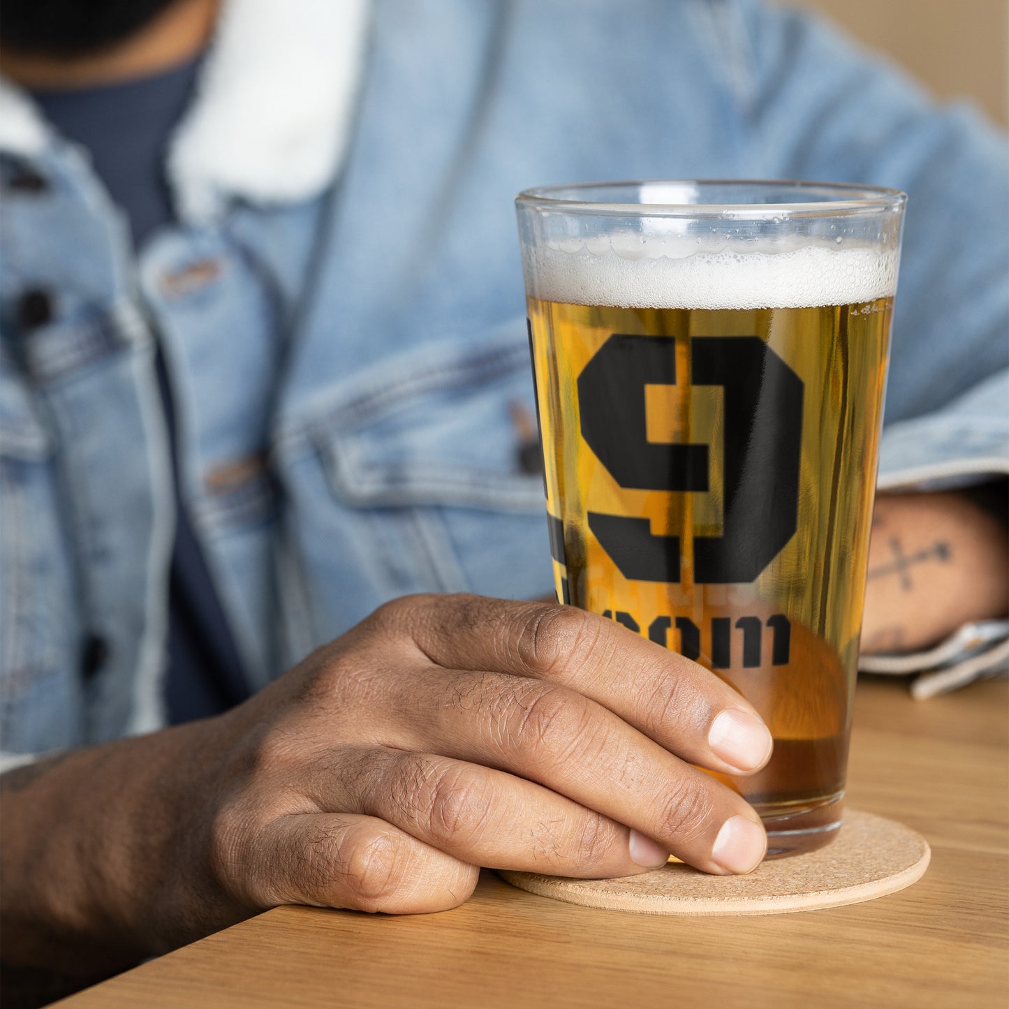 Shaker pint glass